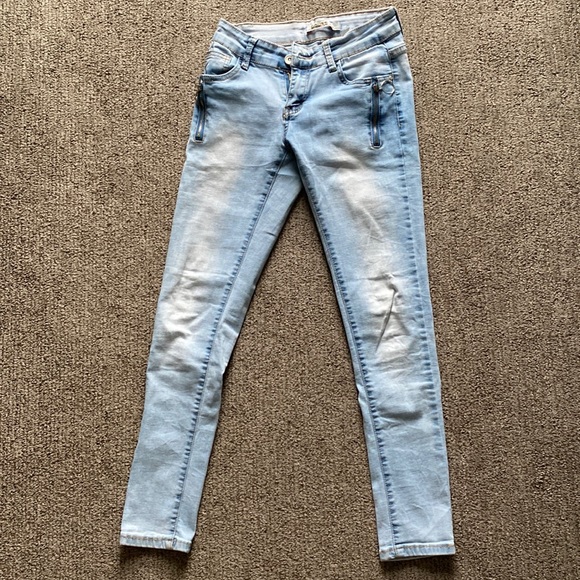 Light wash skinny with zippers - Picture 1 of 5